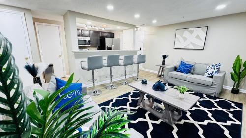 Charlotte Apartment | Lavish Escape