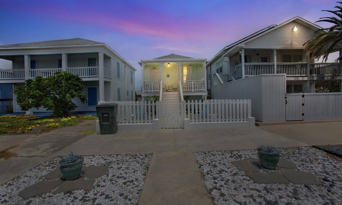 San Jacinto House | Lazy Days Cottage