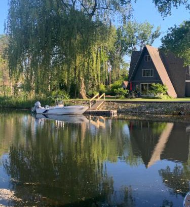 Sturgeon Bay House | Lazy Daze Lagoon by Simple Life Rentals