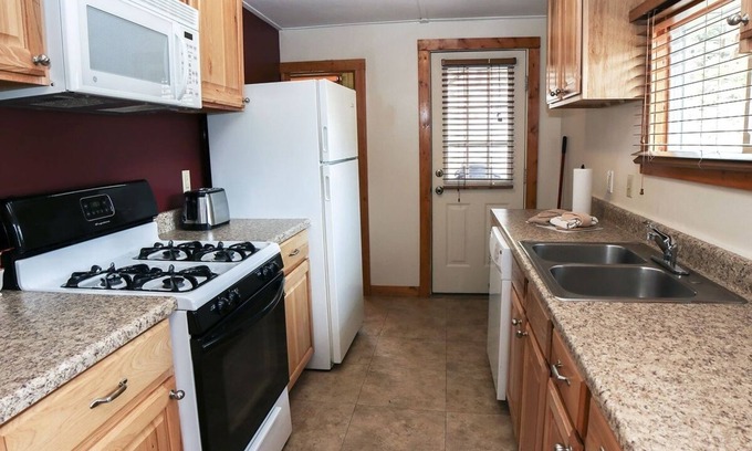 Estes Park Cabin | Lazy R Cottages: 6 2 Bedroom Cabin
