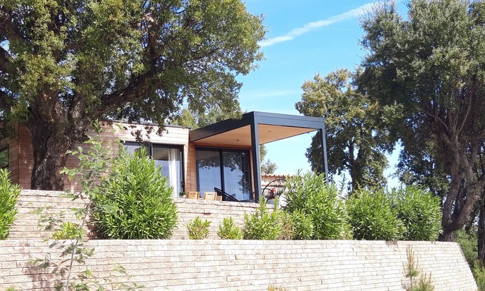 Le Muy Ski Chalet | Le "cob", un Lieu Hors du Commun