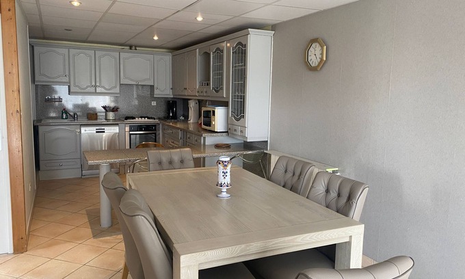 La Balme-de-Sillingy Ski Chalet | Le Logis de Papy (4p) Terrace-Community pool