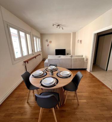 Roanne Apartment | Le Pasteur - Cosy and Central