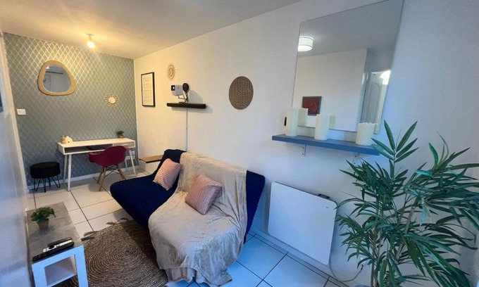 Denain Apartment | Le petit refuge 28m2 2 personnes avec extérieur