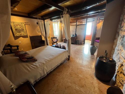 Mouzieys-Panens Bed & Breakfast | Le Relais des Chevaliers "La Suite des Seigneurs"