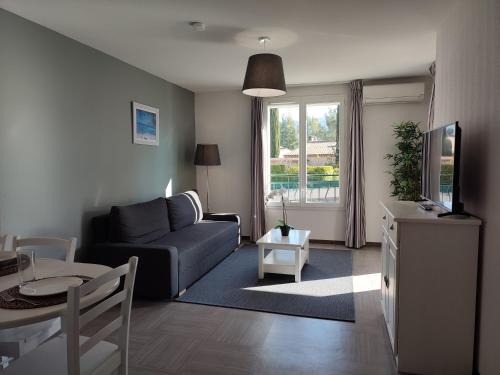 Greoux-les-Bains Apartment | Le Romarin - Climatisation piscine & parking privé