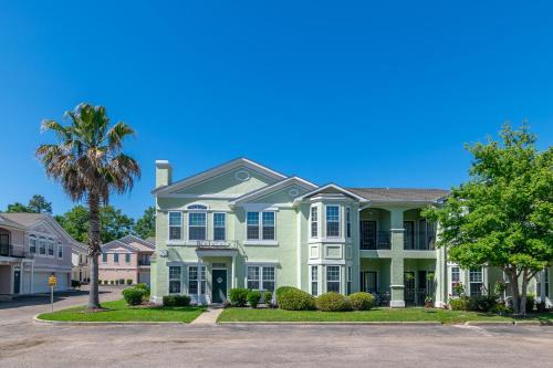 Gulfport House | Legacy Villa 506 - 2 bedroom 2 bath with garage in beachside neighborhood