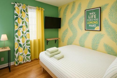 Harlem Apartment | Lemon Vibes room