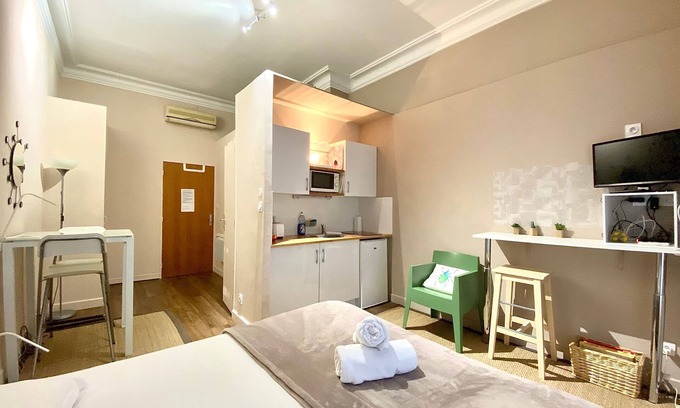 Victor Hugo District Apartment | Les Capitole I. - Studio avec climatisation