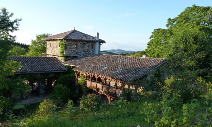 Ouroux Bed & Breakfast | Les Folies de la Serve