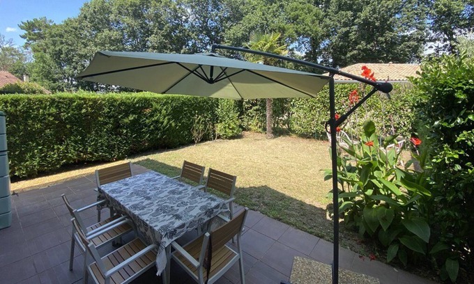 Tosse House | LES JARDINS DE LA LANDE Villa patio with garden a few minutes from the beaches. Free Wifi