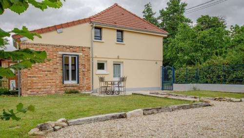 Brevonnes House | Les volets bleus & les p'tits cailloux
