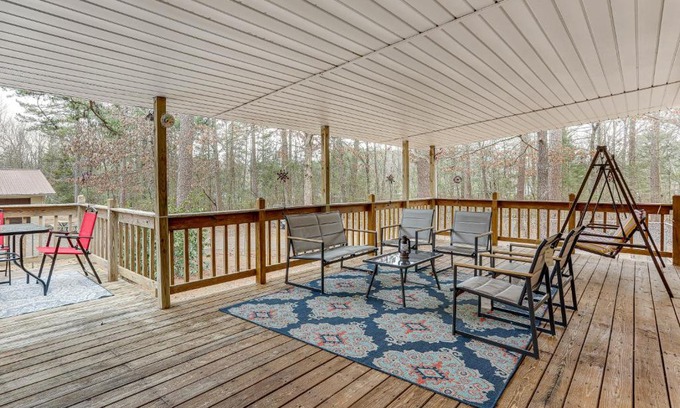 Higden House | Less Than 1 Mi to Greers Ferry Lake Dog-Friendly Home!