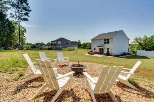 Anderson House | Less Than 1 Mi to Lake Hartwell! Home with Pet-Friendly Yard