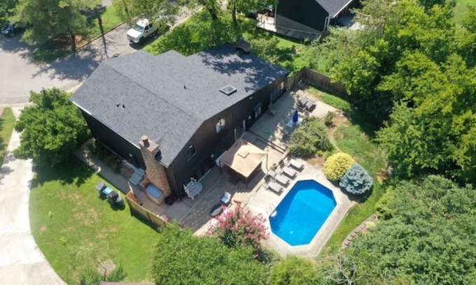 Lexington House | Lexington Fun Zone! Pool! HotTub! Arcade! Games!