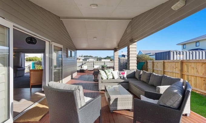 Waiotahi House | Lifes a Beach at Waiotahe Beach Estate