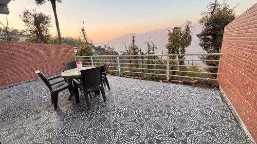 Kaisarganj Hotel | Lilly woods in