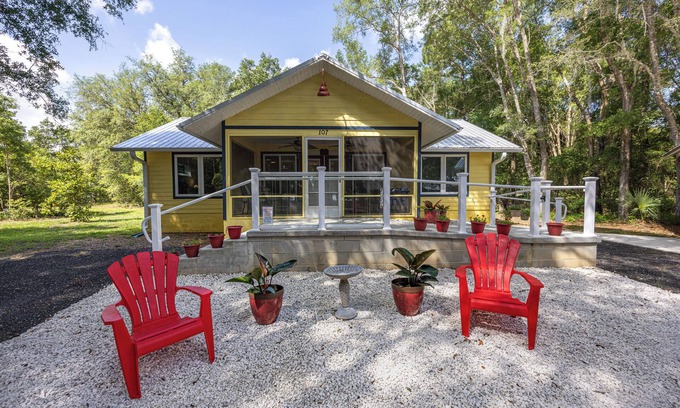 Melrose Cottage | Lily Pad 2/2 Cottage-Snowbird Lake Escape, WIFI, Hot tub, Firepit, Boats, Fish