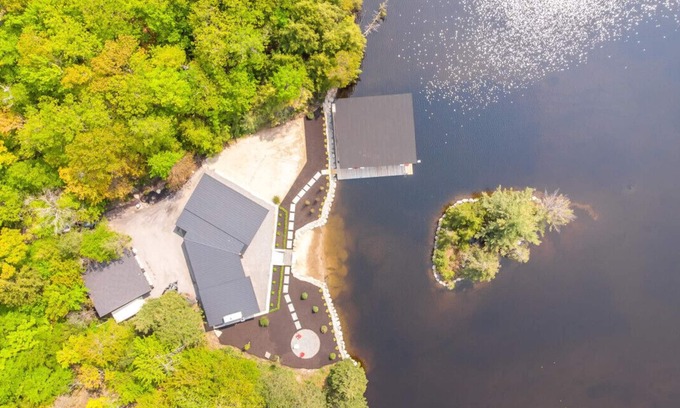 Bala Cottage | Lilypad Cove, Lake Muskoka