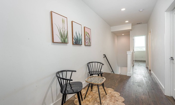 Talbot's Corner Cottage | Limbo - In Cumberland Heights - Mins to Germantown