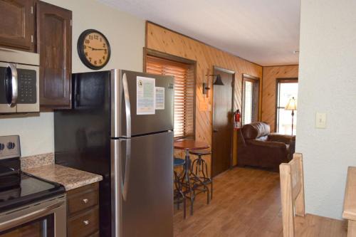 Red River House | Little Fanny - Pet Friendly - Satellite - Fireplace - Grill - Close to Everything