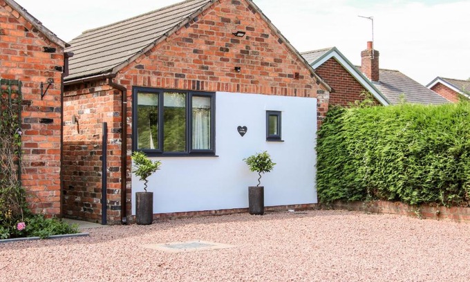 Four Crosses House | Little Oakleigh