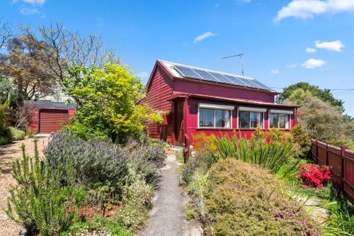 Katoomba House | Little Red