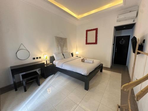 Sampalan Hotel | Little White Pavilion