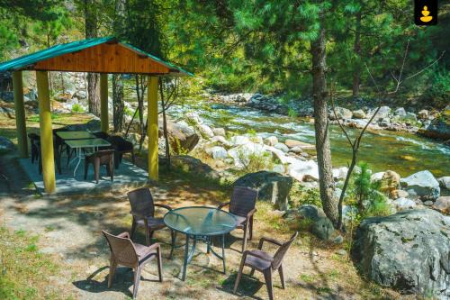 Banjar House | LivingStone Backwater Resort Tirthan Valley