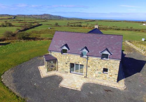 Llanddeusant Apartment | Llanddygfael Hir