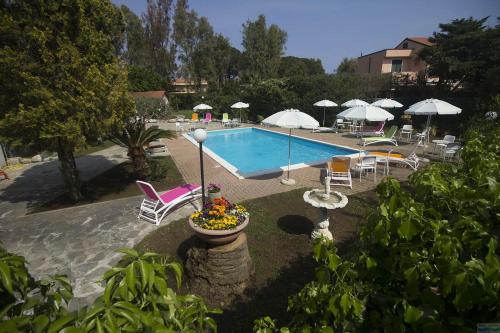 Loano Apartment | Loano Apartment Pool & Garden