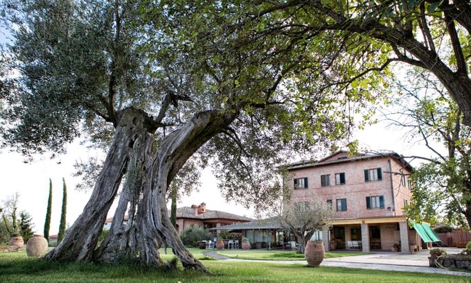 Pozzuolo Hotel | Locanda Poggioleone