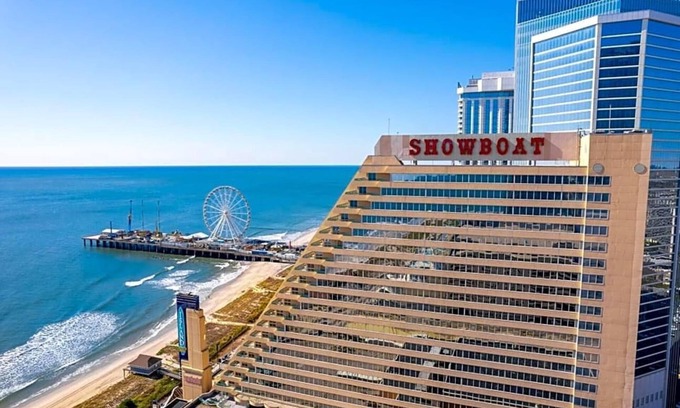 Atlantic City Apartment | Located along the boardwalk, Showboat Hotel Atlantic City offers accommodations Atlantic City .