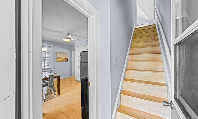 Stone Harbor House | Location! 4 bedroom home 1 block from downtown Stone Harbor
