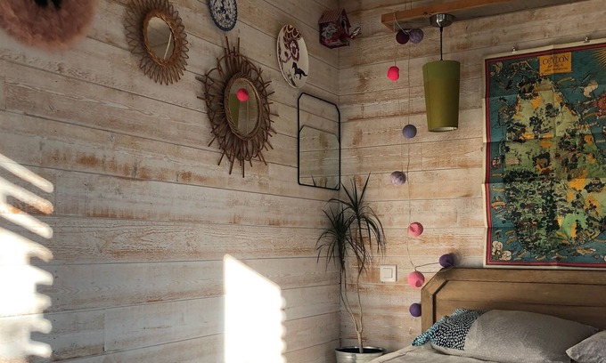 Saumane-de-Vaucluse Cottage | Lodge at Isle sur la Sorgue. Modern cabin in Provence