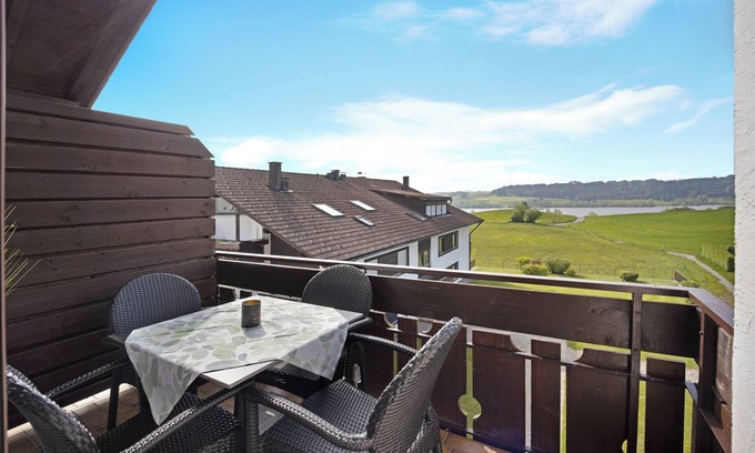 Oy-Mittelberg Apartment | Loft Apartment with Wi-Fi, Indoor Pool, Sauna, and Balcony Overlooking the Lake
