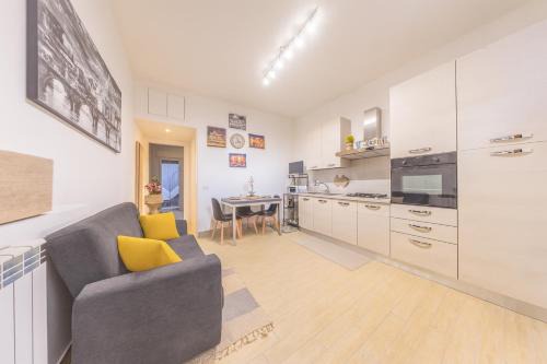 Zona XV Torre Maura Apartment | Loft Moderno con Terrazzo a 5 Minuti dalla Metro C