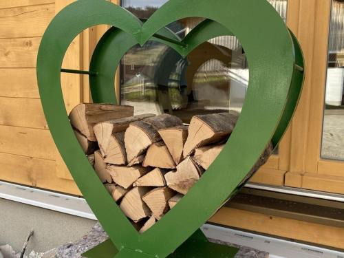 Buching House | Log cabin Green Heart