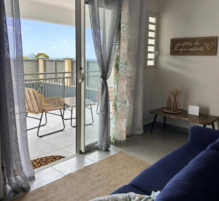 Sainte-Rose Apartment | Logement CHANDELLE