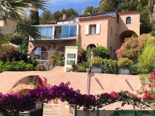 Hyeres Apartment | logement zen sur la colline aux mimosas