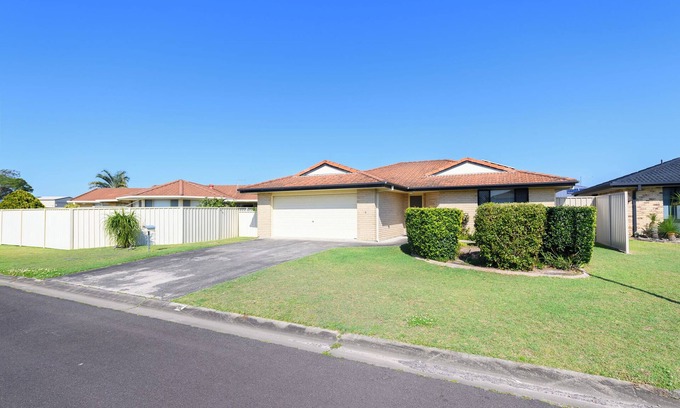 Evans Head House | Lomandra: 4 BR, 2 BA House in Evans Head, Sleeps 8