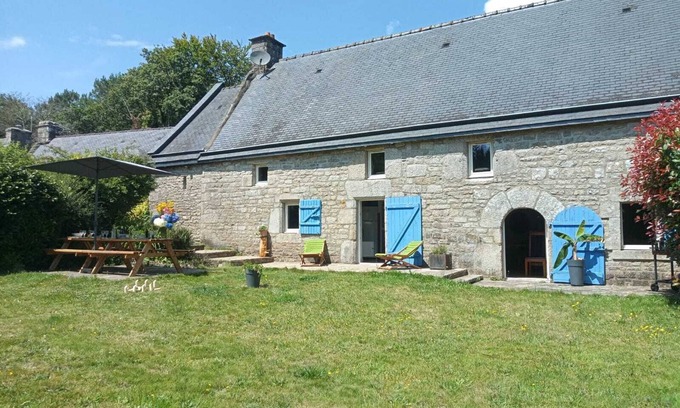 Quistinic House | Longère with swimming pool, in the heart of nature. Pets welcome