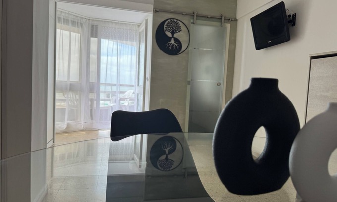 La Perla Apartment | Looking at the Sea. Beachfront