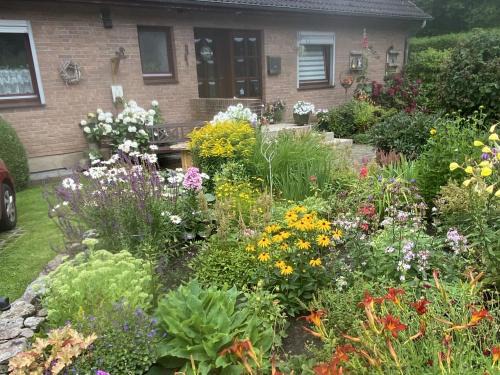 Silberstedt Apartment | Lorenz große FeWo mit sonnigem Balkon in ruhiger Lage