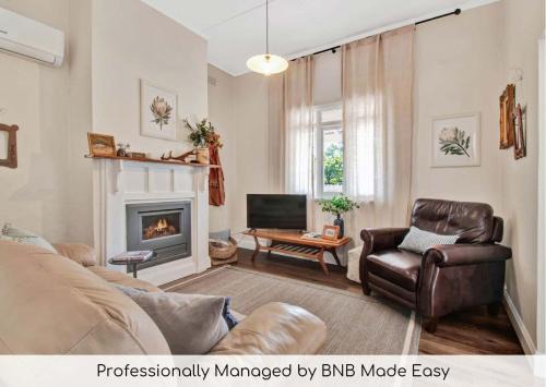 Wagga Wagga House | Love Nest - Contemporary Eclectic Charm Firepit