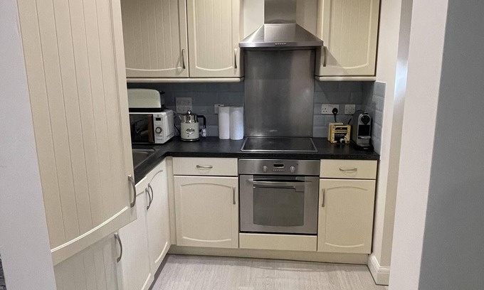 Colchester Apartment | Lovely 1-bed Apartment in Town Centre Colchester