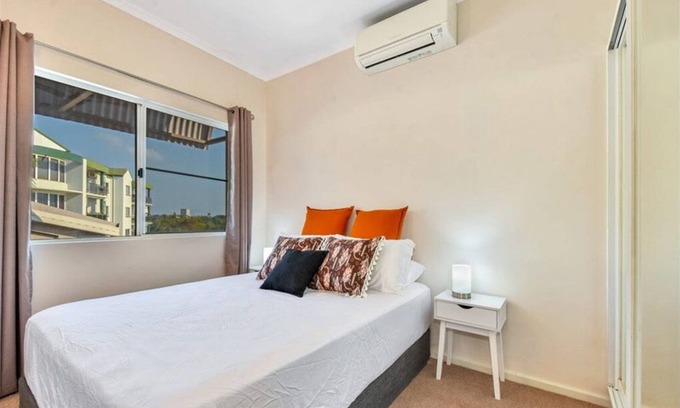 Stuart Park Apartment | Lovely 3 Bedroom with harbour view