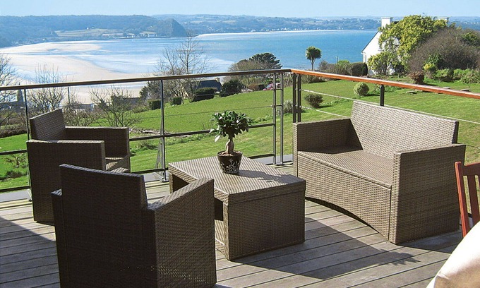 Saint-Michel-en-Greve Apartment | Lovely apartment for 4 people with pool, WIFI, TV and patio