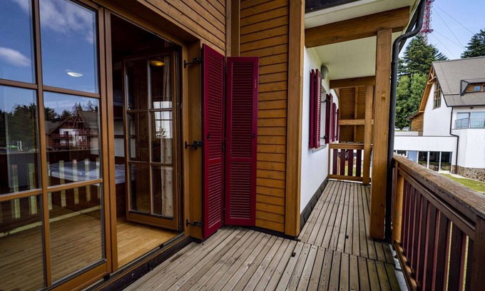 Hocko Pohorje Apartment | Lovely apartment for 11 people with WIFI, pool, TV, patio, pets allowed and panoramic view
