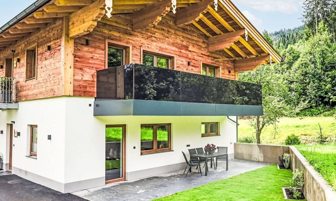 Leogang Apartment | Lovely apartment for 4 people with WIFI, TV, terrace, pets allowed and panoramic view